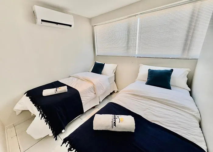 Flat Com 2 Qts Prox A Praia, Shoppings, Mercados, Restaurantes E Padarias