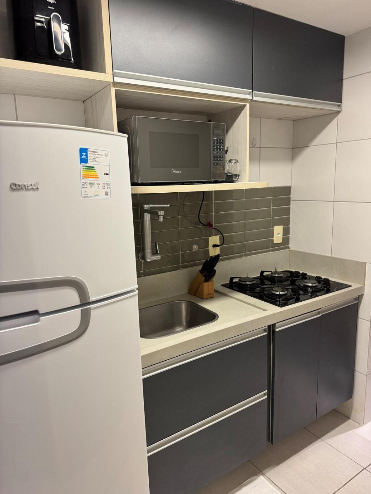 Apartamento Flat Com 2 Qts Prox A Praia, Shoppings, Mercados, Restaurantes E Padarias *