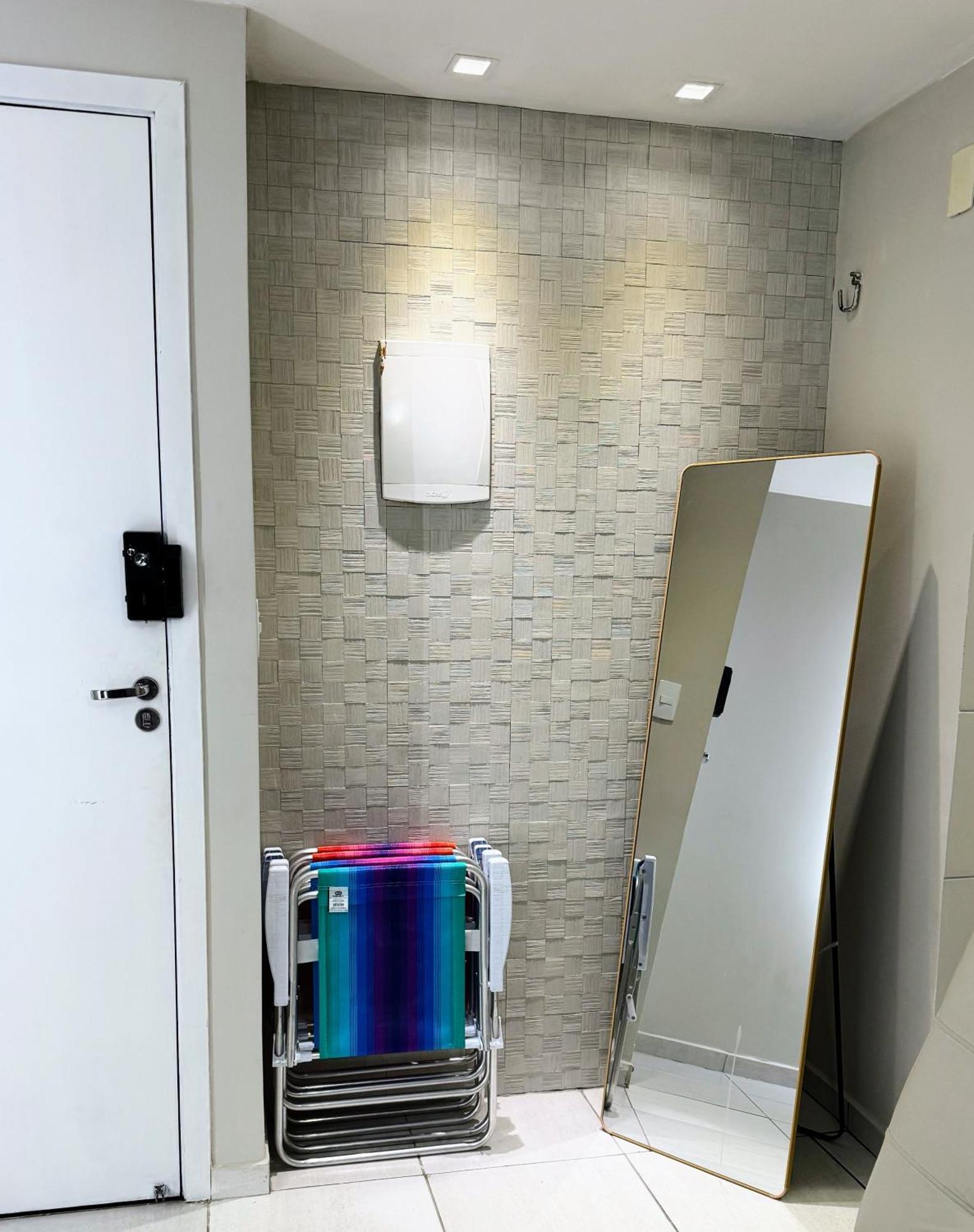 Apartamento Flat Com 2 Qts Prox A Praia, Shoppings, Mercados, Restaurantes E Padarias